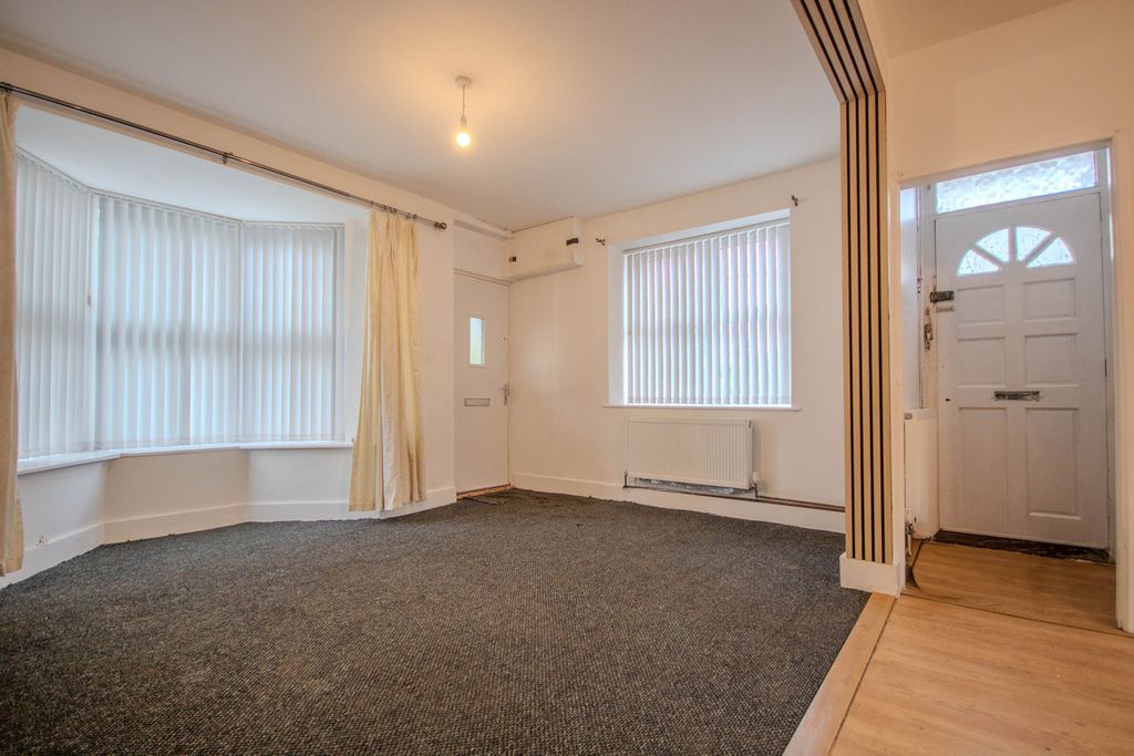 Property photo 3 of 27