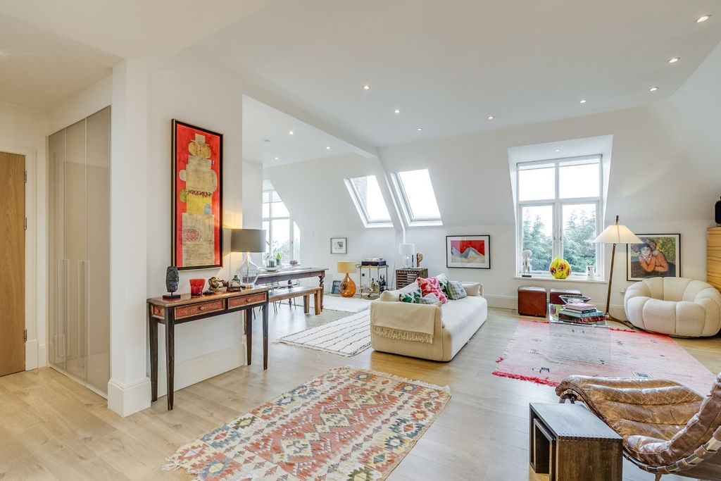 Property photo 2 of 16 Picture No. 25