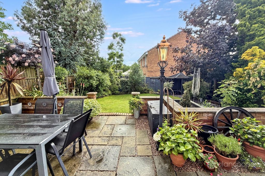 Property photo 2 of 19 4166713