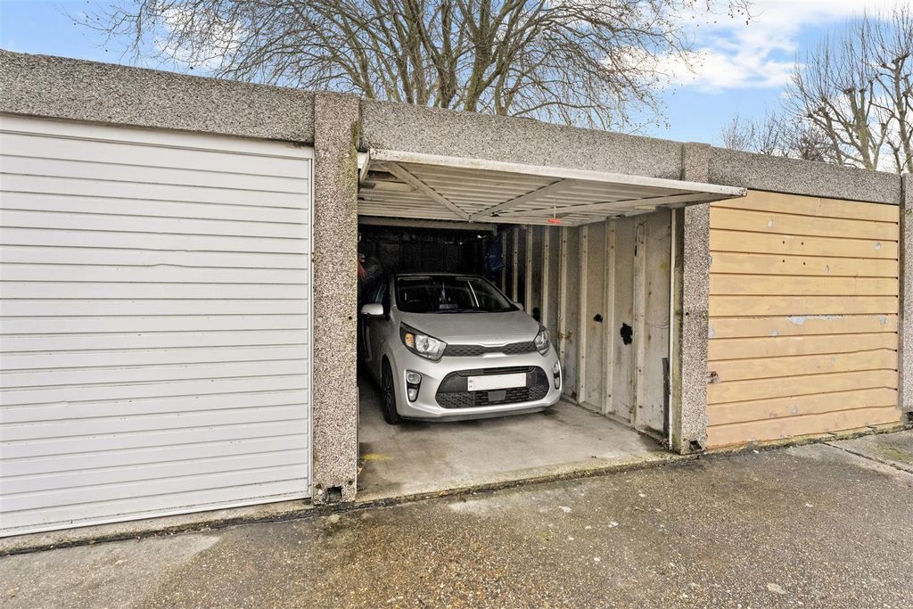 Property photo 2 of 17 02.Jpg