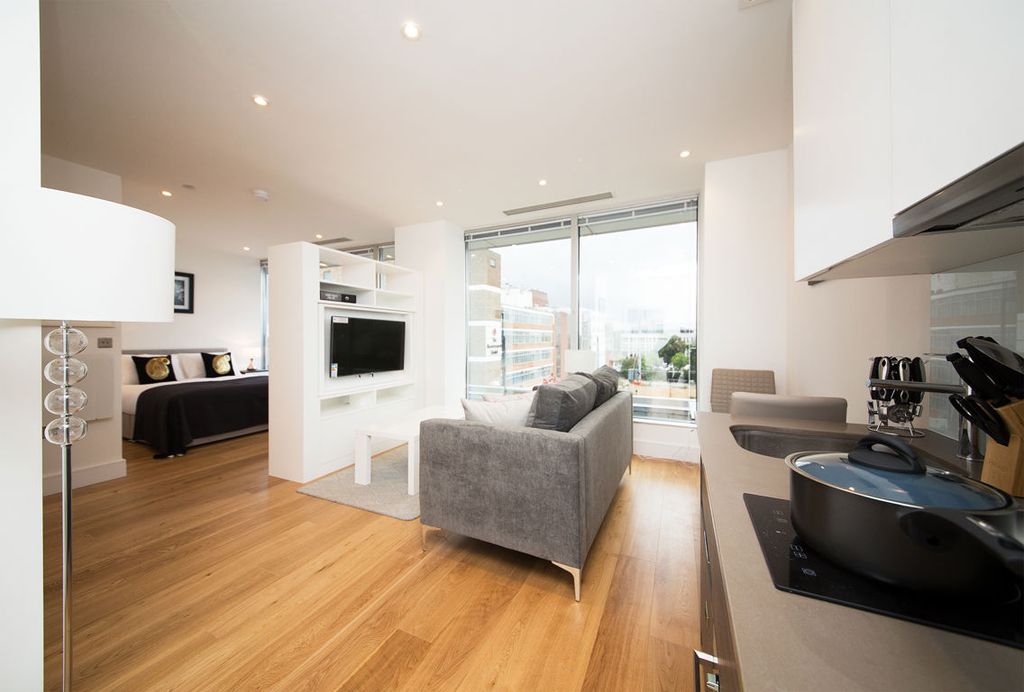 Property photo 2 of 9