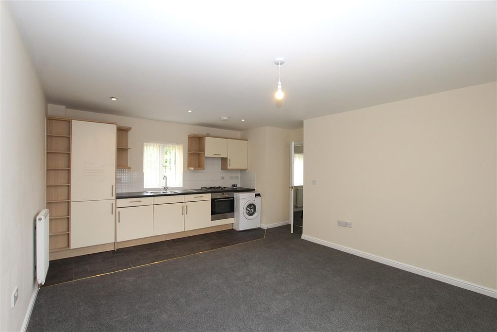 Property photo 2 of 7 Kitchen/Lounge