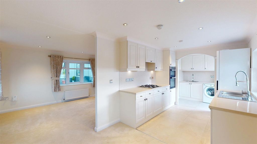 Property photo 2 of 12 10132025_110454.Jpg