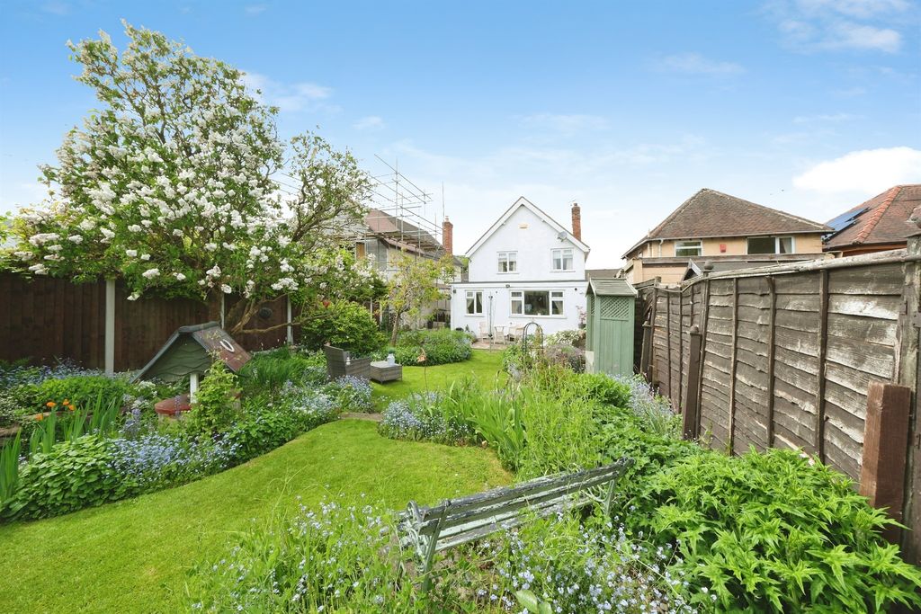 Property photo 2 of 20