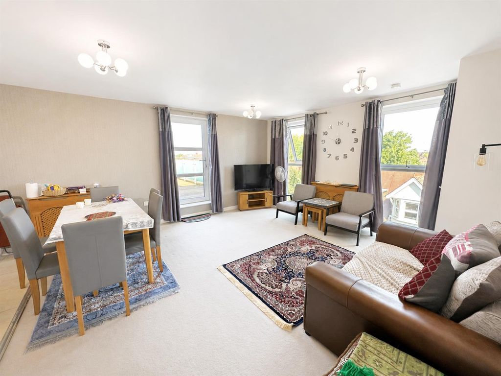 Property photo 2 of 10 Coopers Estate Agents