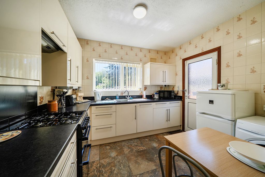 Property photo 3 of 21 1450289-14-69Eb70...