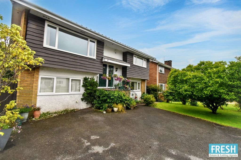 Property photo 1 of 43