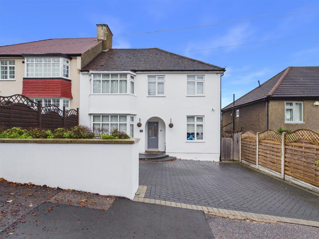 Property photo 1 of 24 Cam01563G0-Pr0370-Still020.Jpg