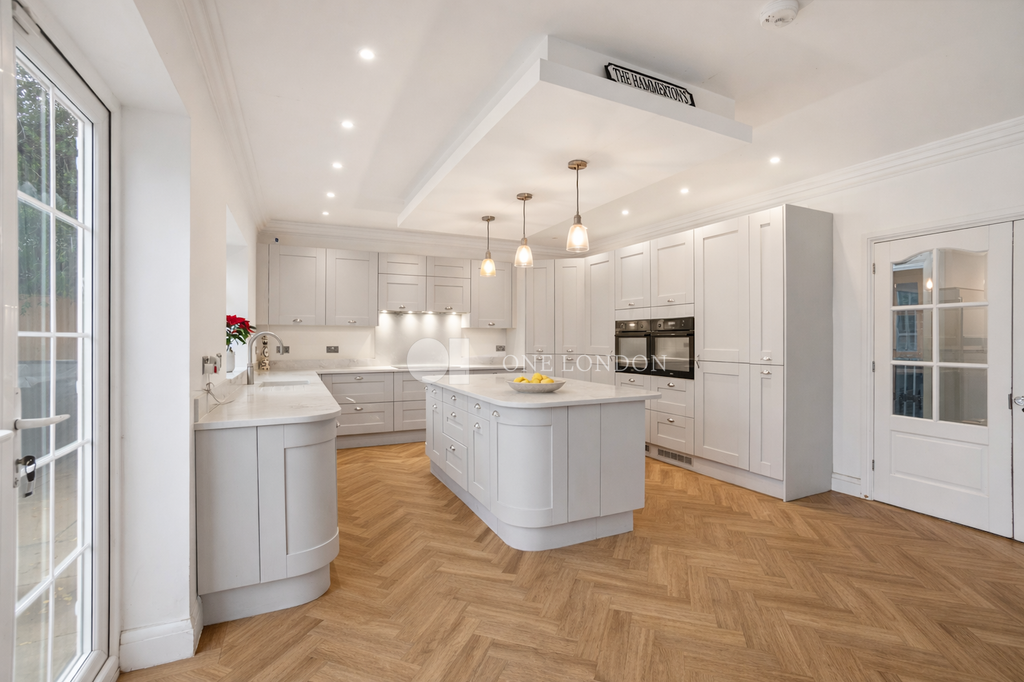 Property photo 2 of 28