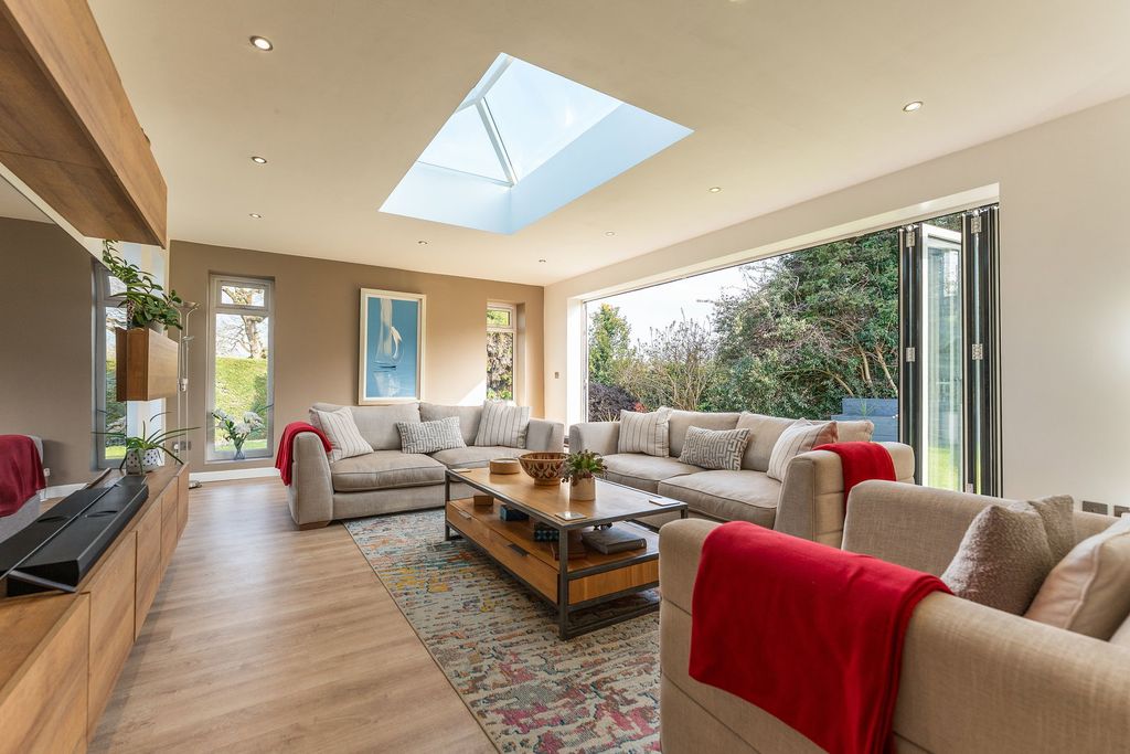 Property photo 3 of 50