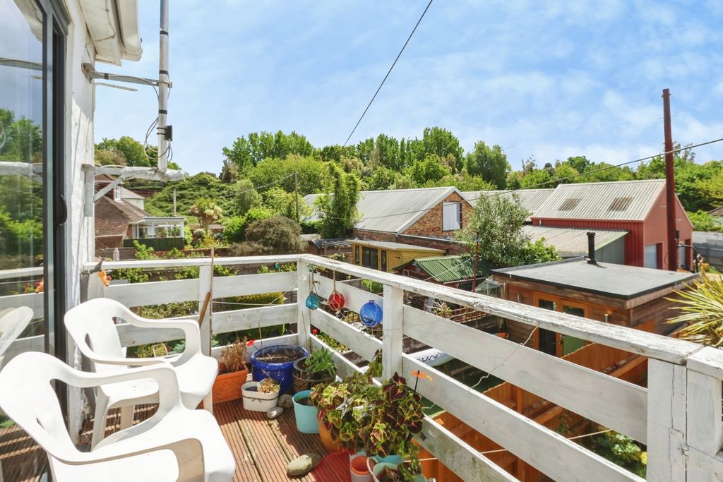 Property photo 3 of 12 Pbox-Img.Jpg