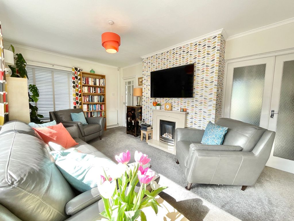 Property photo 3 of 25