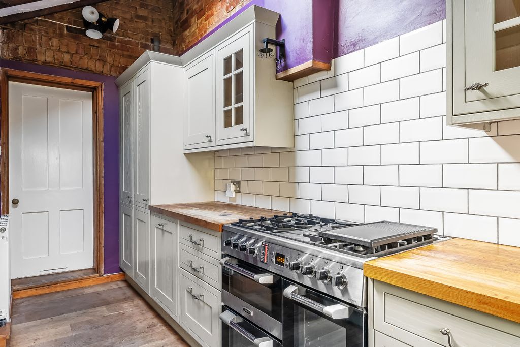 Property photo 3 of 31 Photo 6