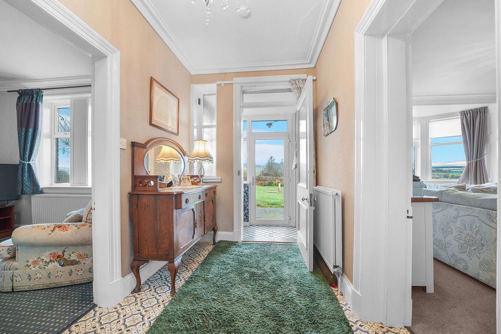 Property photo 3 of 23