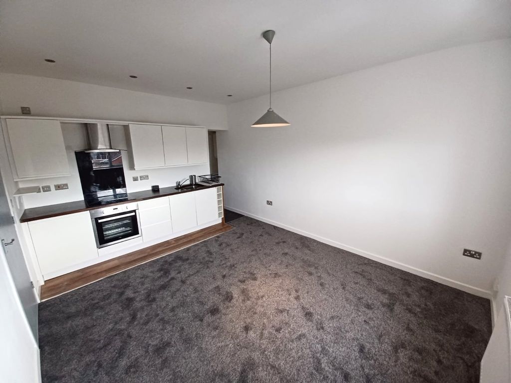 Property photo 1 of 12 Picture No. 17