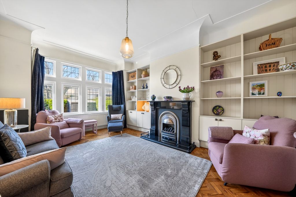 Property photo 2 of 23