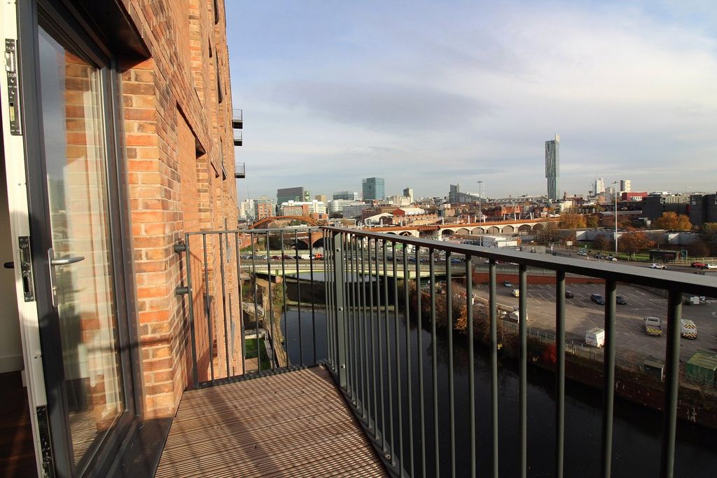 Property photo 3 of 19 Balcony