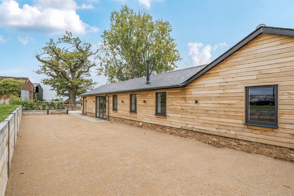 Property photo 1 of 13 (Main)