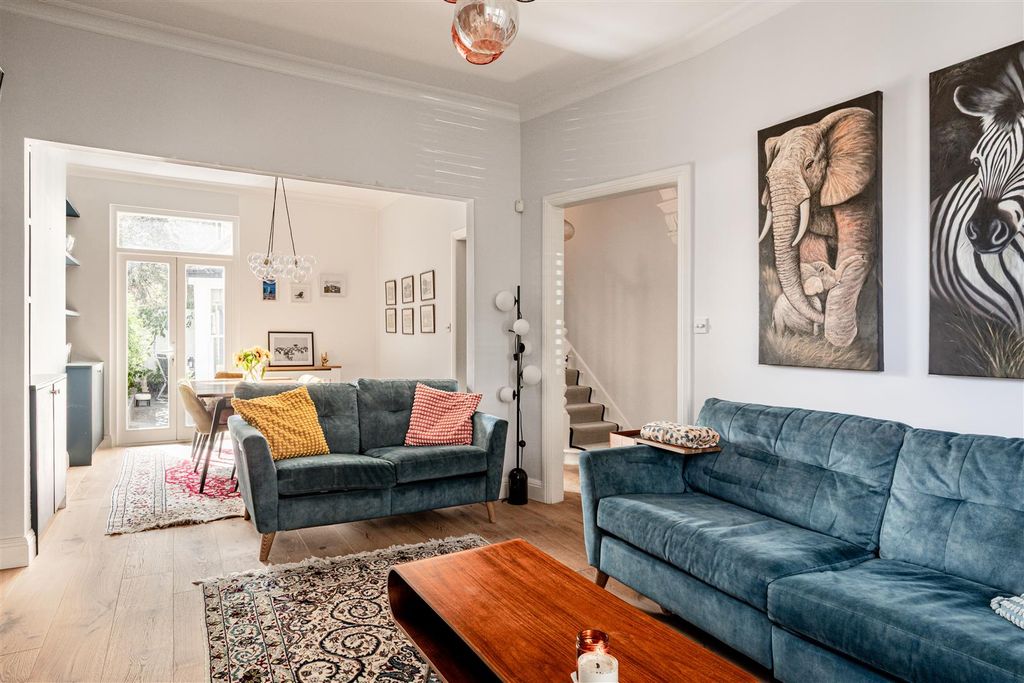 Property photo 2 of 15 St Dunstans Road-23.Jpg