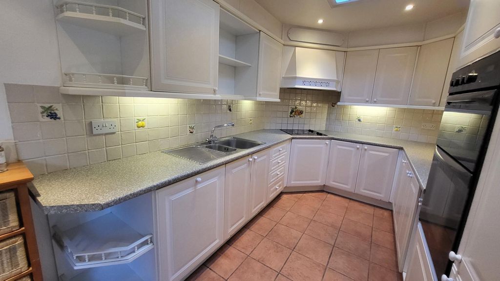 Property photo 3 of 12 Image