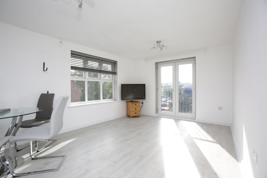 Property photo 3 of 8 593A4469