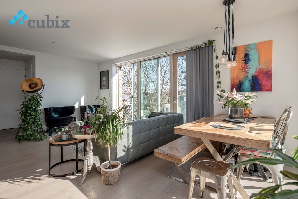 Property photo 2 of 33