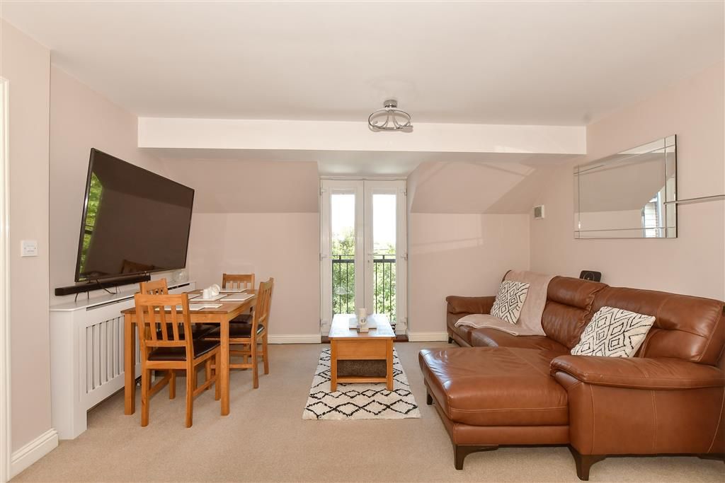 Property photo 2 of 9 Kitchen/ Lounge/ Diner