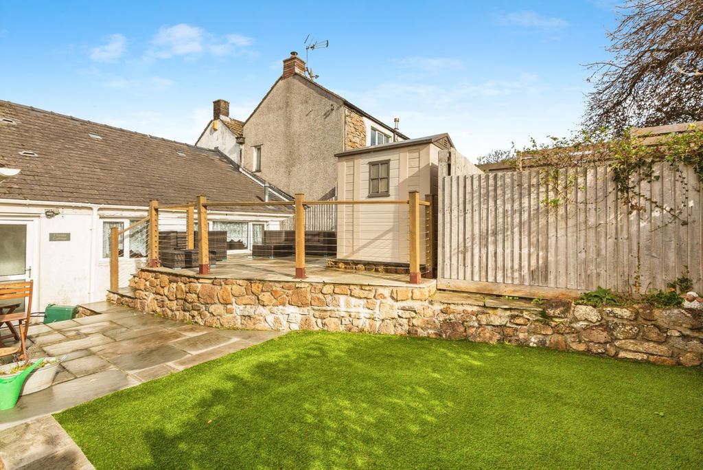 Property photo 2 of 17 Photo