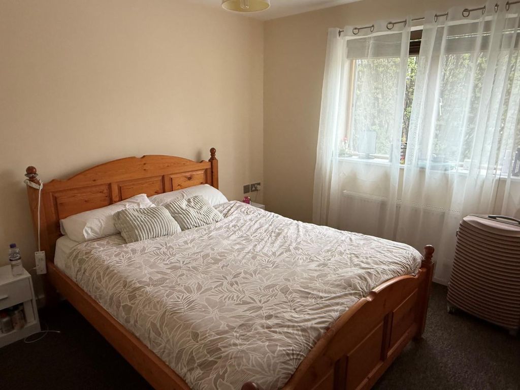 Property photo 2 of 6 Lc 9 Bedroom.Jpg