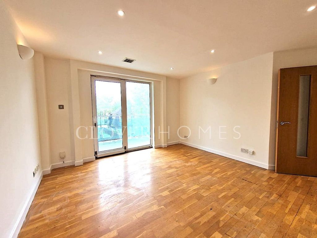 Property photo 3 of 11 dcc0250c-Bbe6-46d3-B873-6920d4898Cbb.Jpg