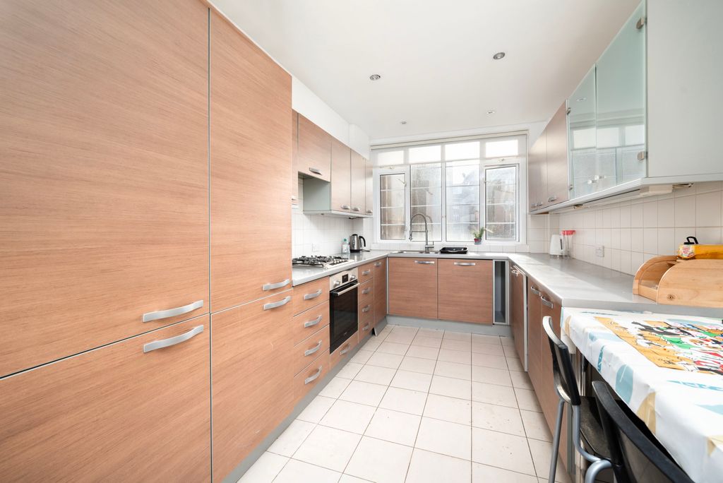 Property photo 3 of 12 Picture No. 34