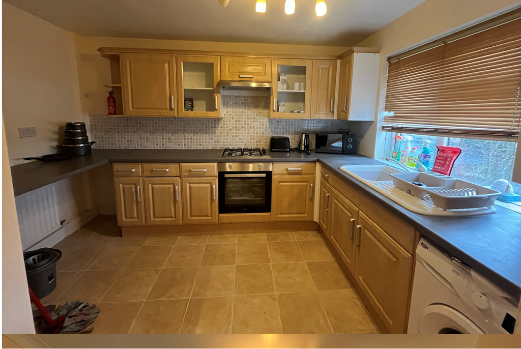 Property photo 2 of 4 Kitchen