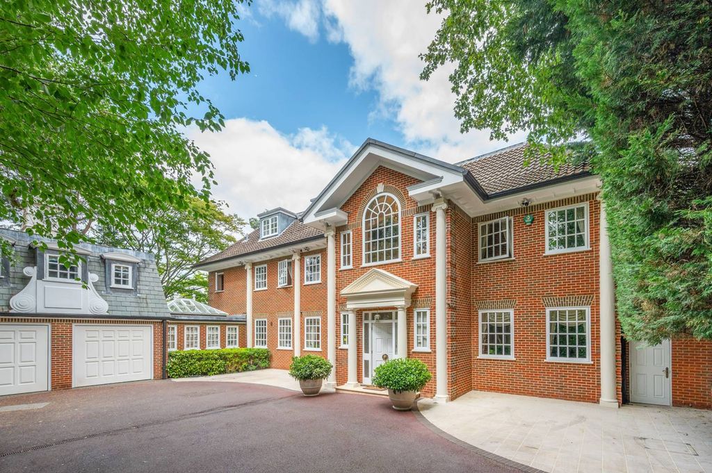 Property photo 1 of 74