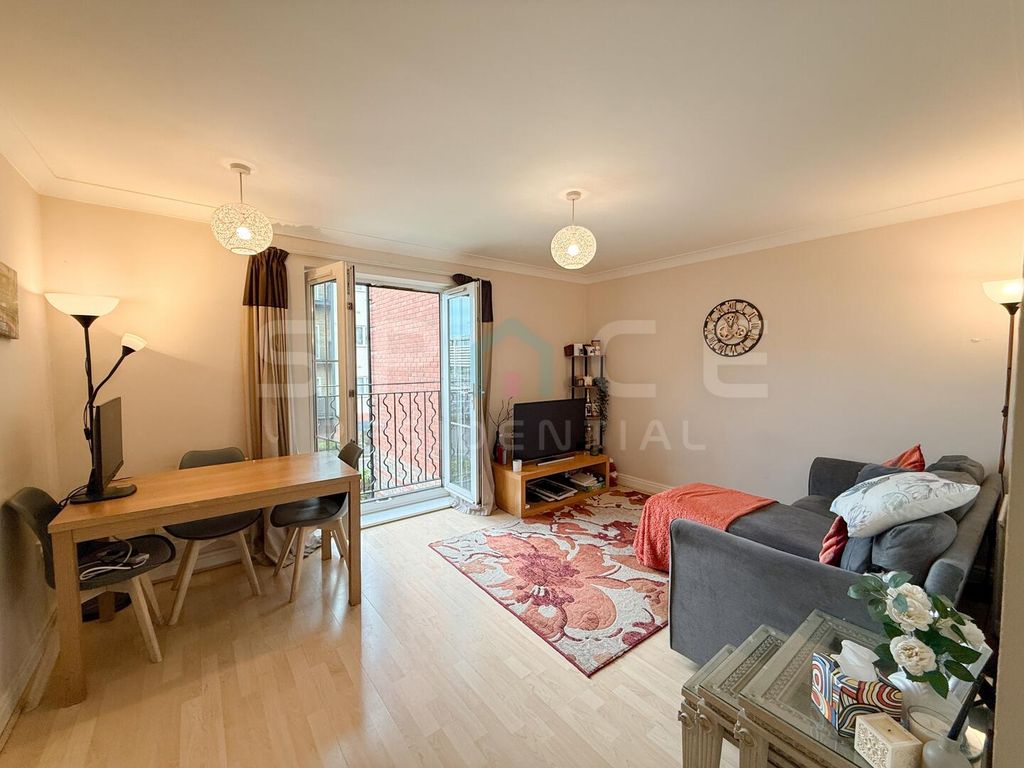 Property photo 2 of 16 Living Room