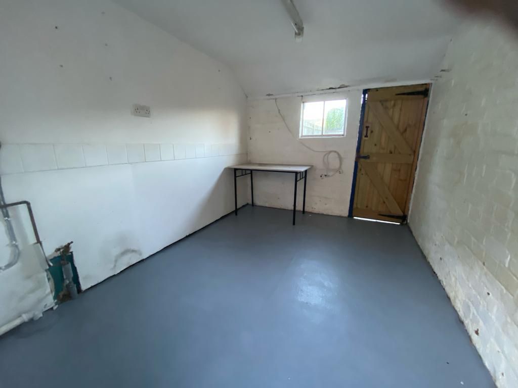 Property photo 3 of 11 Utility Room