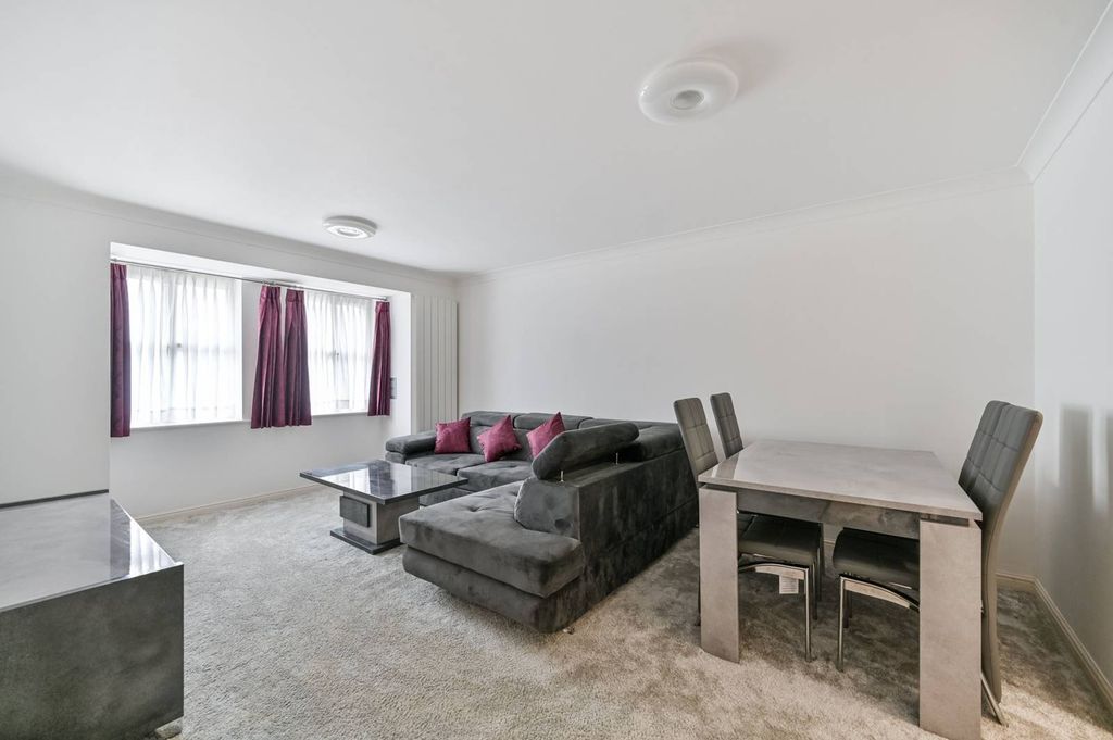 Property photo 3 of 7