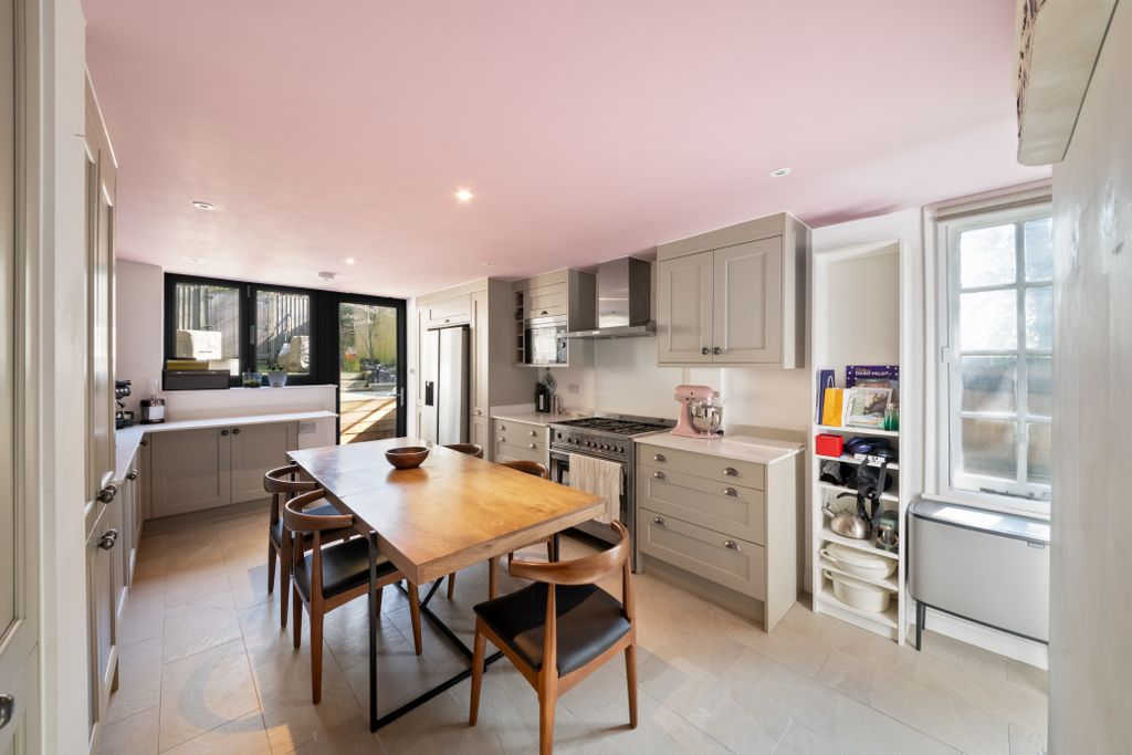 Property photo 2 of 25 2