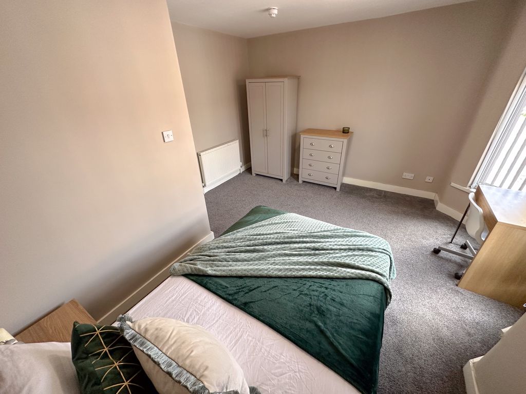 Property photo 1 of 4 8