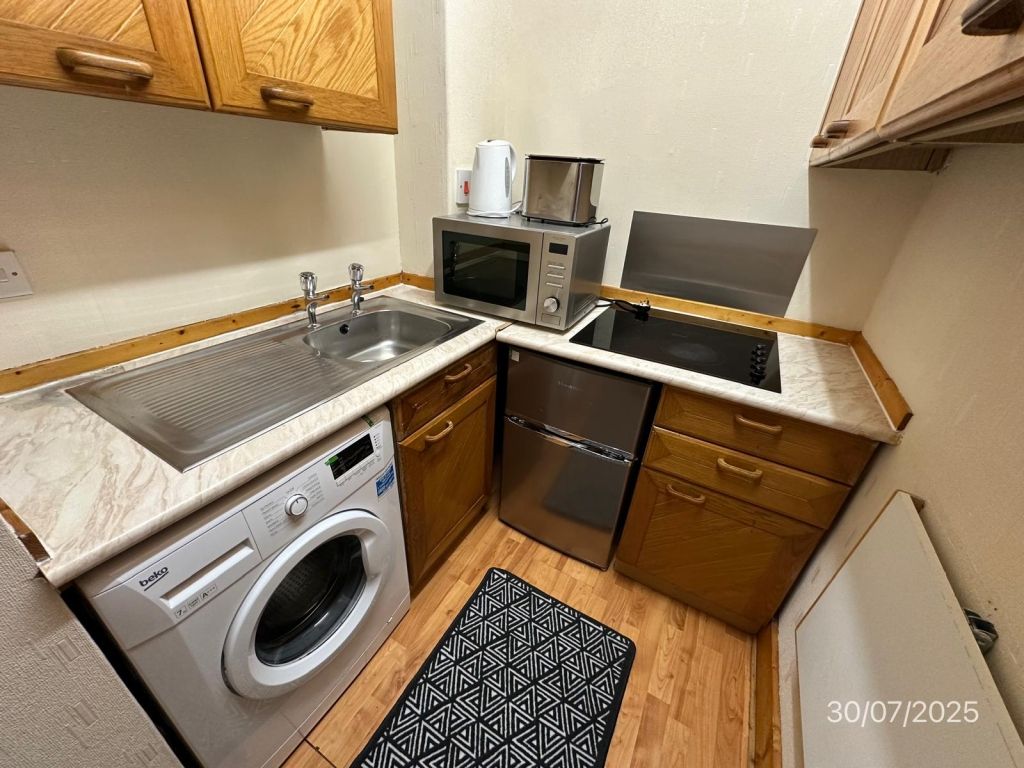 Property photo 2 of 10 Kitchen