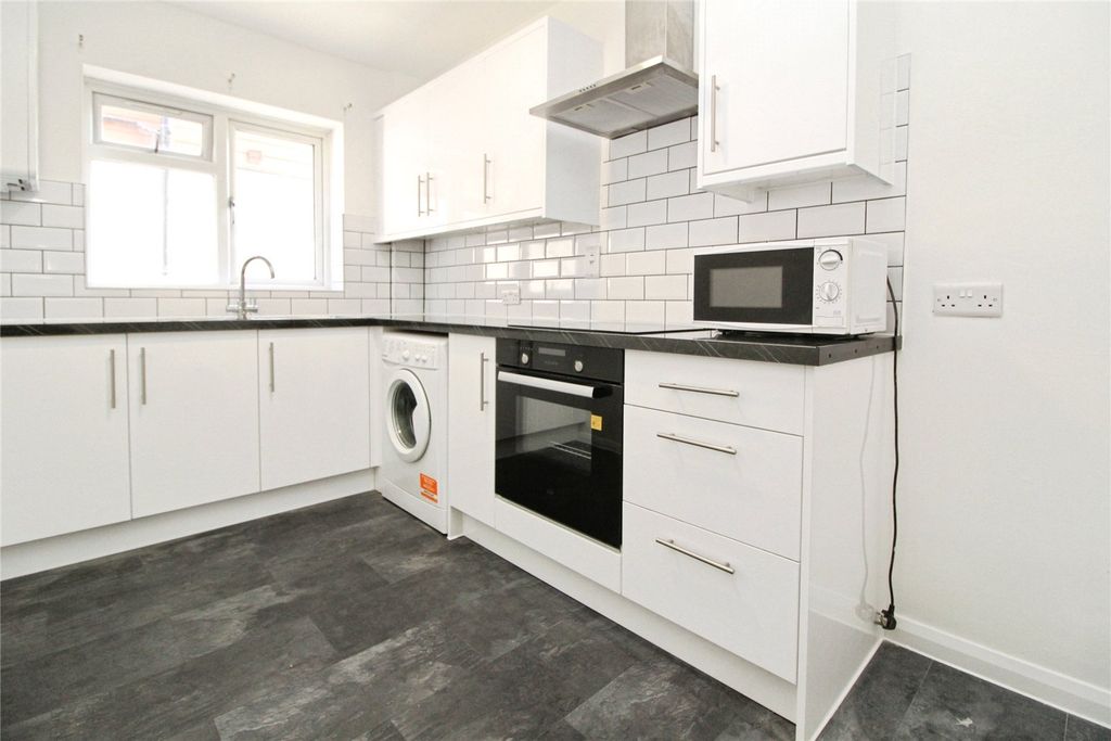 Property photo 3 of 6 Picture No. 01