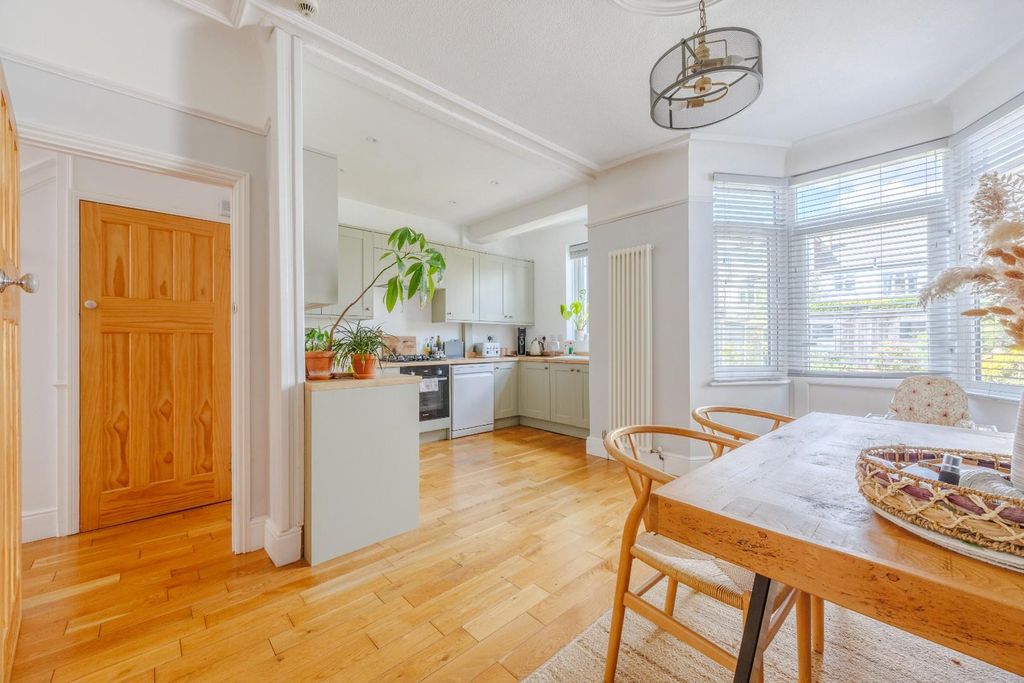 Property photo 2 of 21 Kitchen / Diner