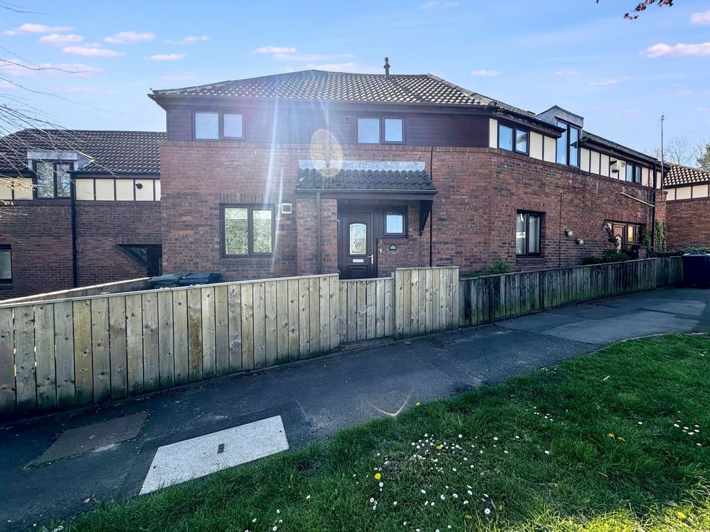 Property photo 1 of 21