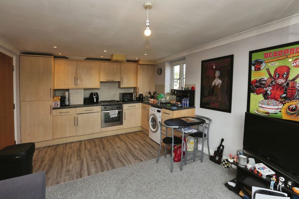 Property photo 3 of 13