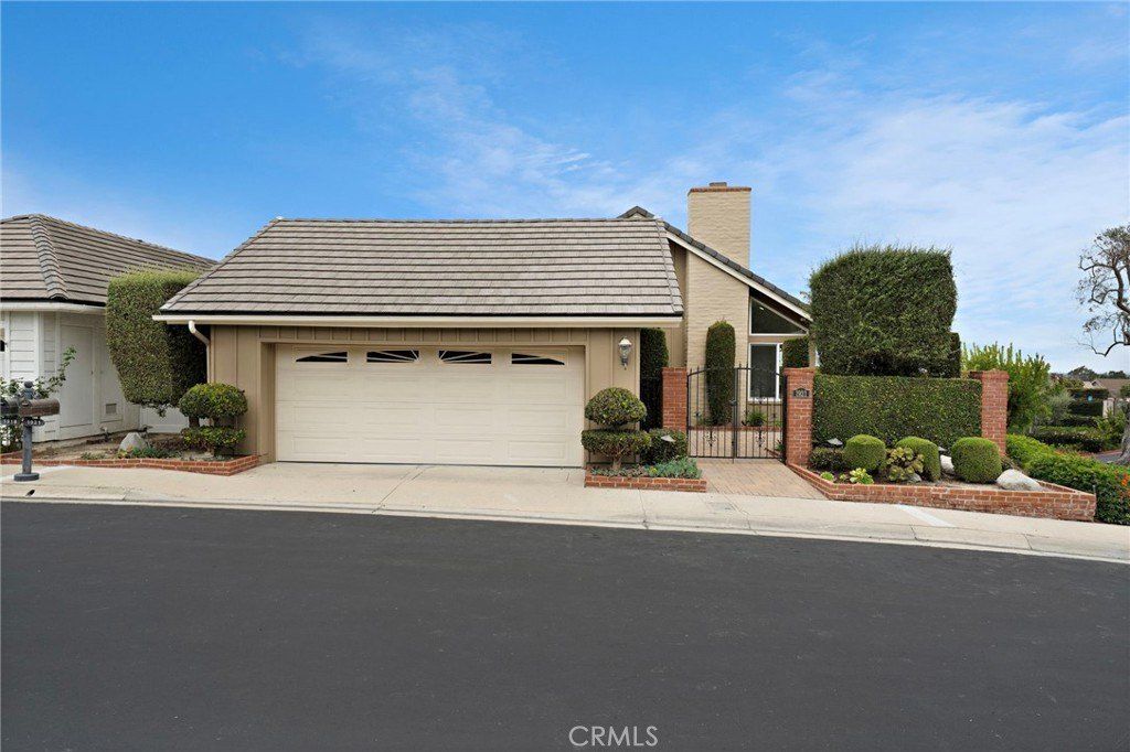 Property photo 2 of 59