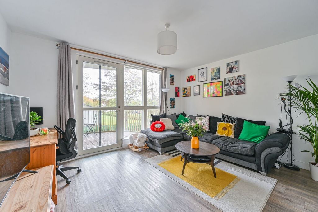 Property photo 2 of 19