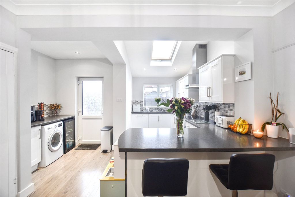 Property photo 2 of 18 Kitchen