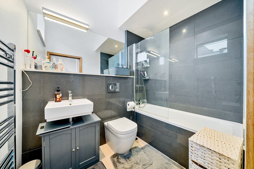 Property photo 2 of 16 Bathroom