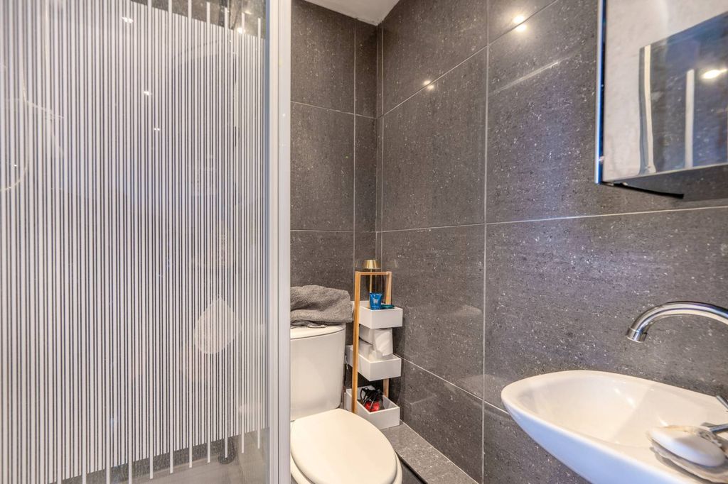 Property photo 2 of 2