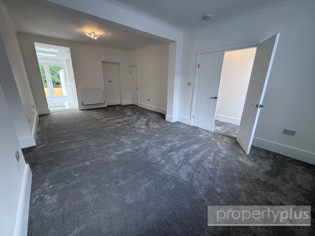 Property photo 3 of 21 Picture No. 11