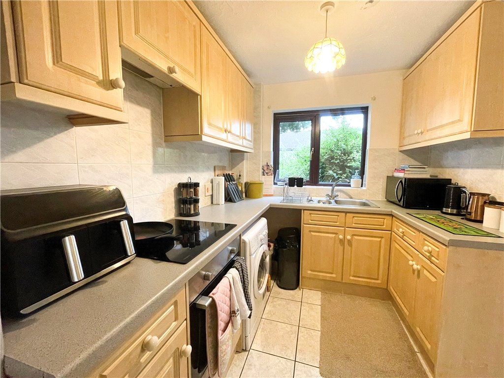 Property photo 2 of 9 Kitchen